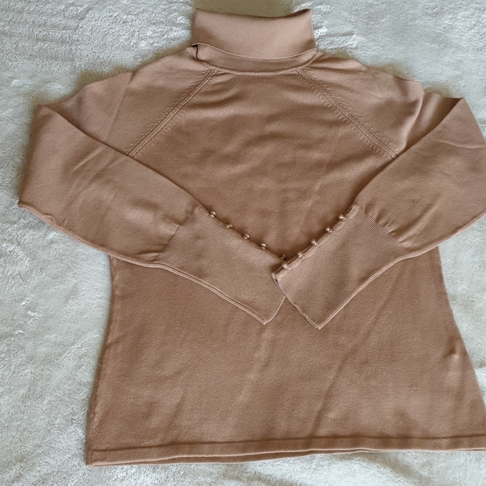 Camel color T neck sweater "George"
